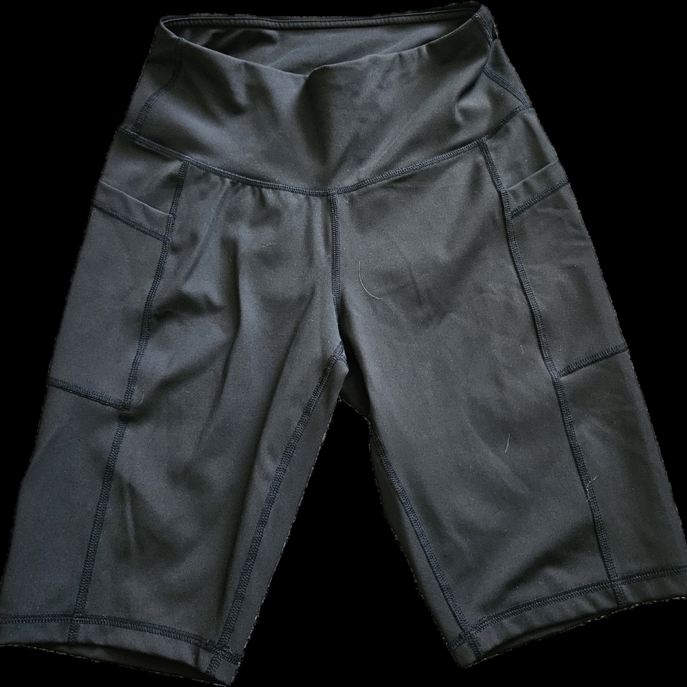 BIKER SHORTS WITH POCKETS SIZE SMALL